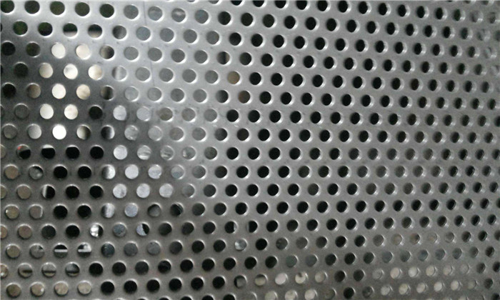 如何解决不锈钢冲孔网在生产过程中变形的问题